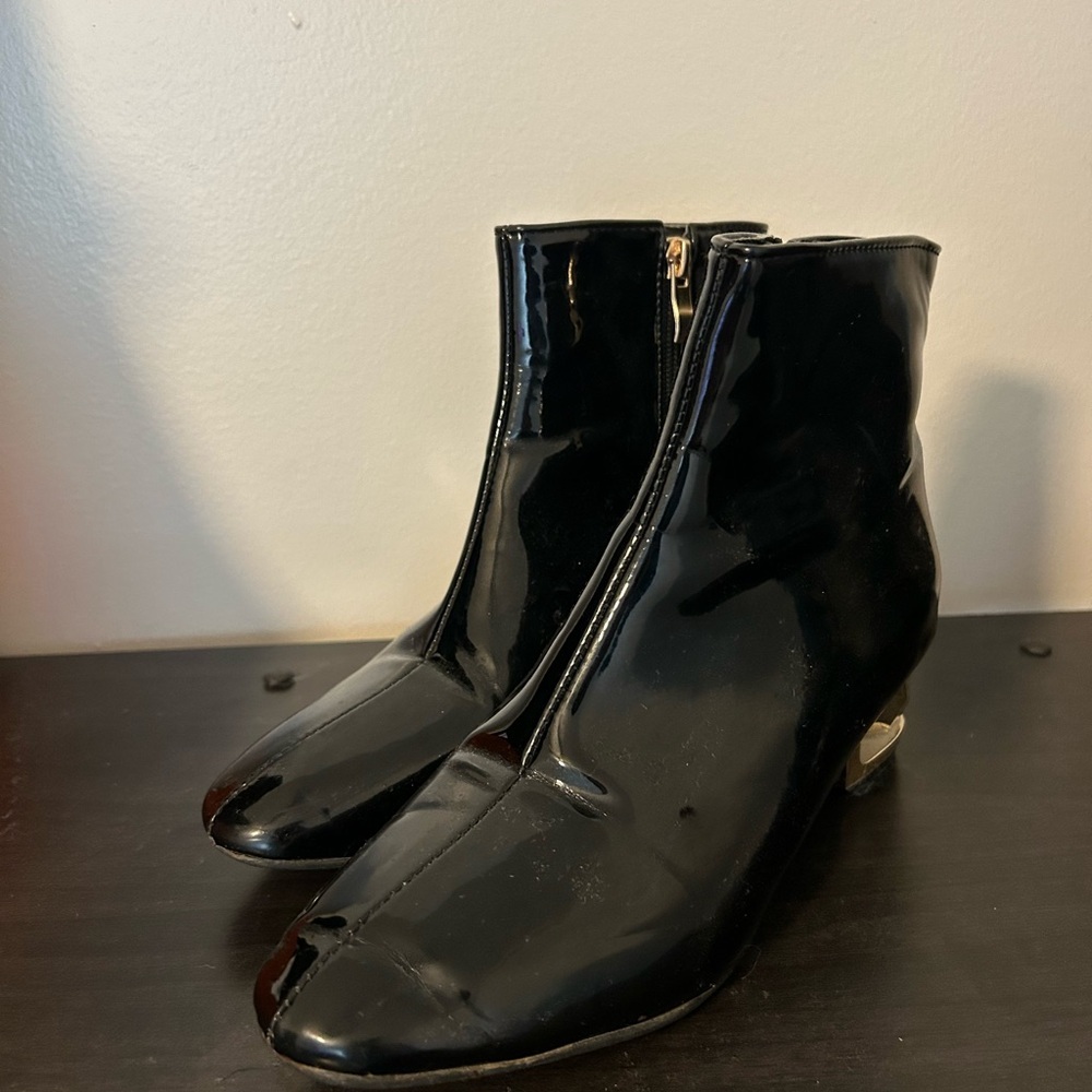 Leather boots size 6